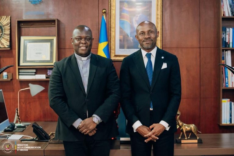 RDC : Patrick Muyaya élevé au rang d’ambassadeur de l’Université Omnia Omnibus