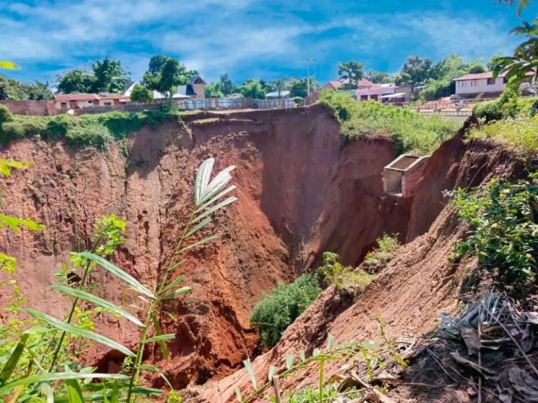 Kwilu : Cinq morts dans l’effondrement d’un hôtel après un glissement de terrain à Kikwit