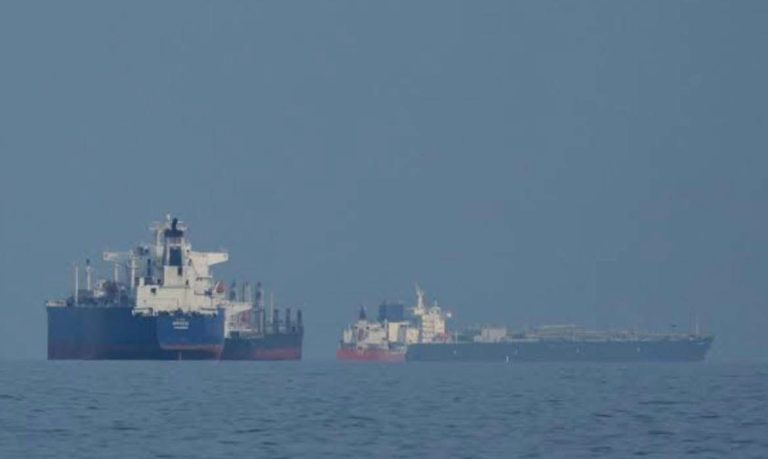 Guerre au Moyen-Orient : Iran annonce l’ouverture du détroit d’Ormuz, le pétrole chute