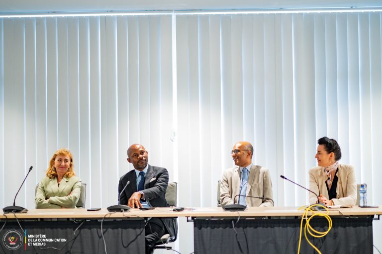 RDC : Patrick Muyaya soutient la diffusion d’un documentaire sur la résilience et l’entrepreneuriat féminin