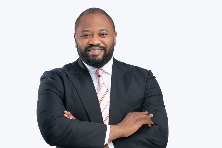 Constitution en RDC : Moïse Mbiye appelle à un changement au profit du peuple