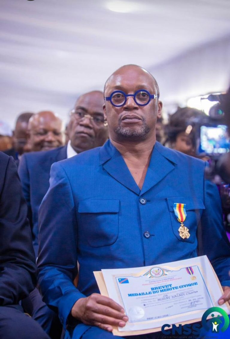 Auréolé de la médaille d’or civique, Charles Mudiay Kazadi désigné « mandataire public influent de la République »