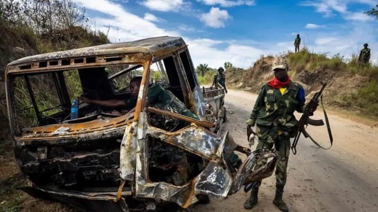 Ituri : 7 civils tués et plusieurs maisons incendiées lors d’une nouvelle attaque des ADF à Alima