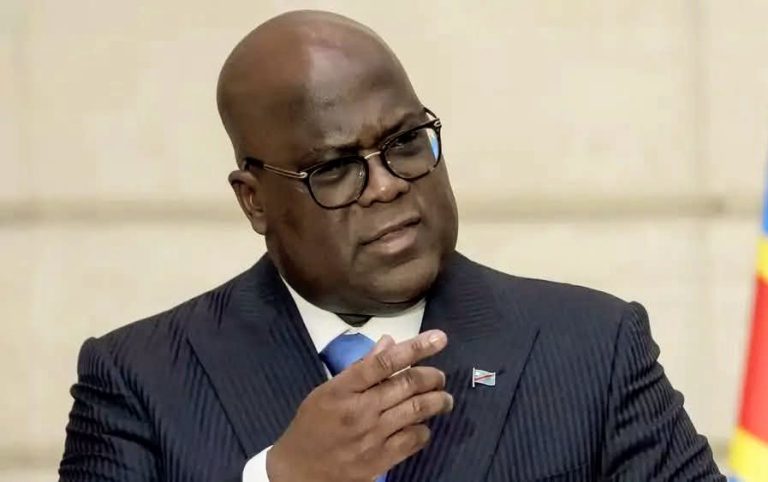 RDC : Tshisekedi salue l’alternance de 2019 et évoque le départ « clandestin » de Joseph Kabila