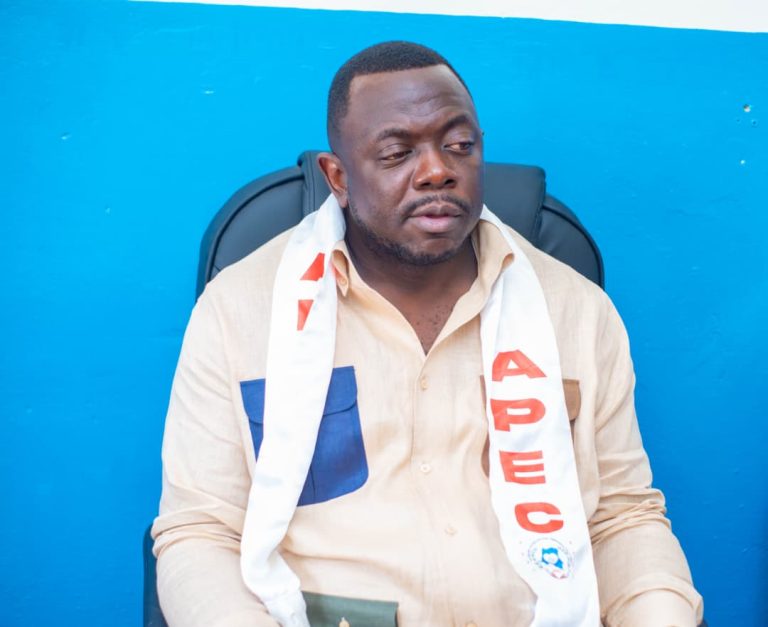 Tournée politique au Lualaba et au Katanga : Le Président ad interim Dominique UNYON-PEWU constate l’enracinement d’APEC et la ferveur patriotique