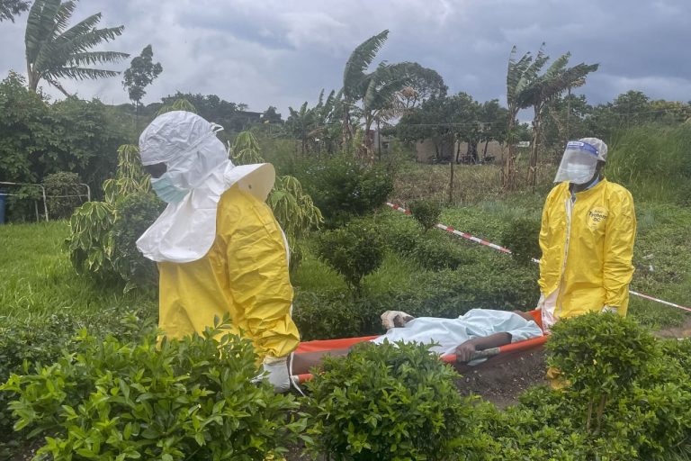 17e épidémie d’Ebola : Kinshasa annonce des mesures pour soutenir les équipes médicales