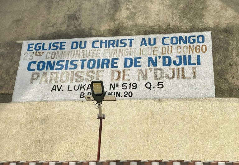 Kinshasa sous choc : Plus de 50 assaillants sèment la panique dans une paroisse à N’djili