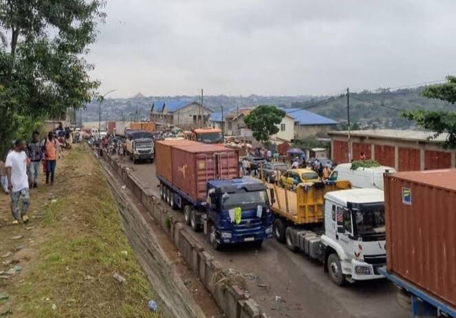 Kinshasa : Les embouteillages paralysent la circulation sur le Bypass et la RN1