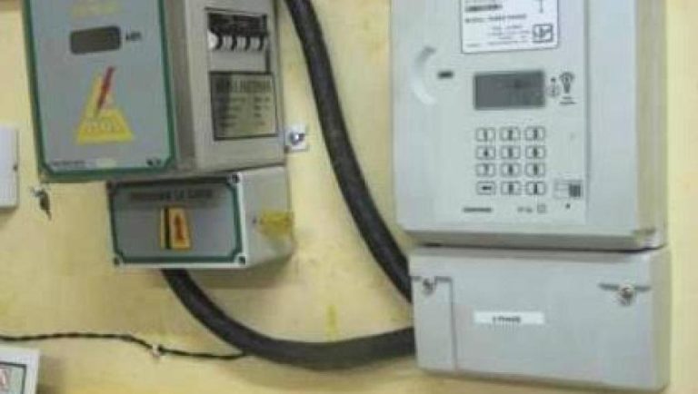 Coupure d’électricité prolongée à Mont-Ngafula : Habitants et commerçants en difficulté