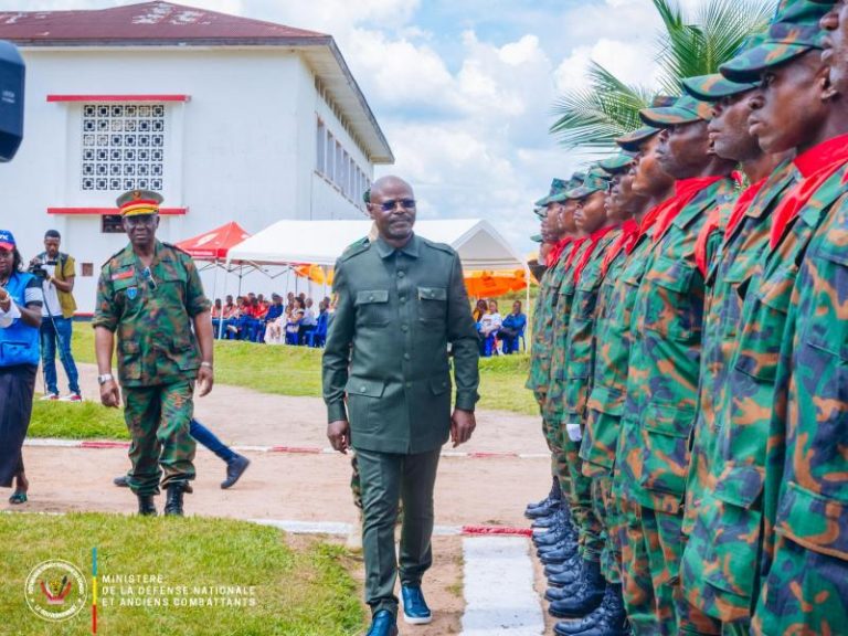 Sud-Kivu : Guy Kabombo à Uvira pour évaluer la situation sécuritaire et suivre les opérations militaires