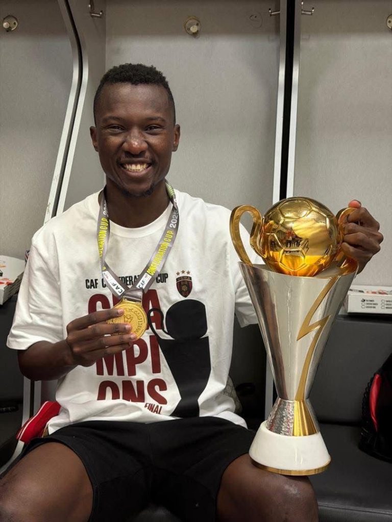 Foot : Glody Likonza, le héros congolais qui offre le sacre à l’USM Alger