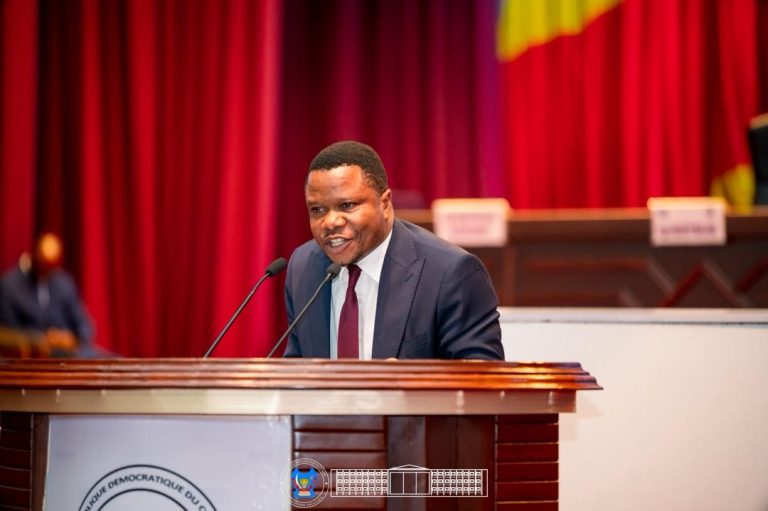 Assemblée nationale : Le député André Mushongo exige la démission du DG de Trans Academia sous 48 heures